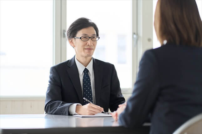 合同会社の法人化を相談する相手は？専門家の役割と選び方